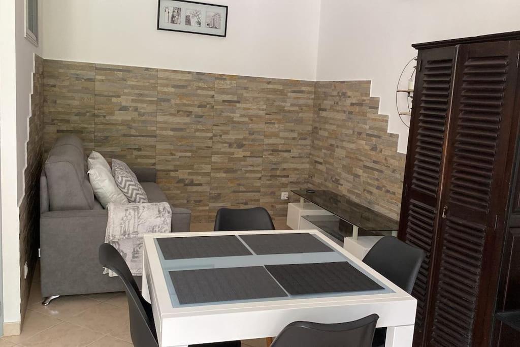 Villa Serenice - F2 Au Calme, Climatise, Wifi Et Parking Gratuit Экстерьер фото