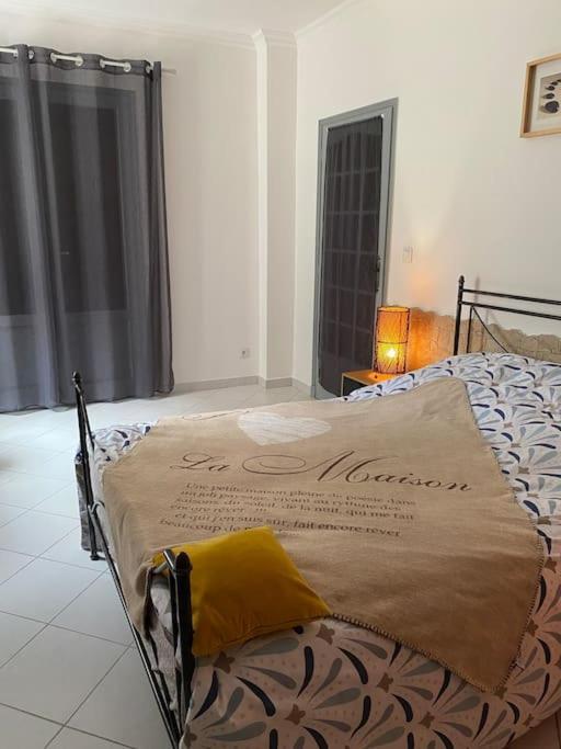 Villa Serenice - F2 Au Calme, Climatise, Wifi Et Parking Gratuit Экстерьер фото